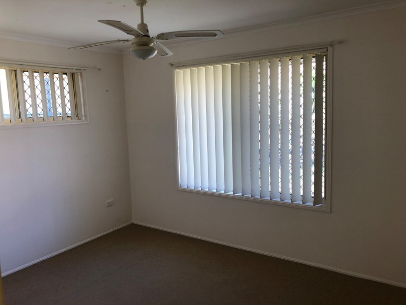 4 Regal Court, Highland Park QLD 4211
