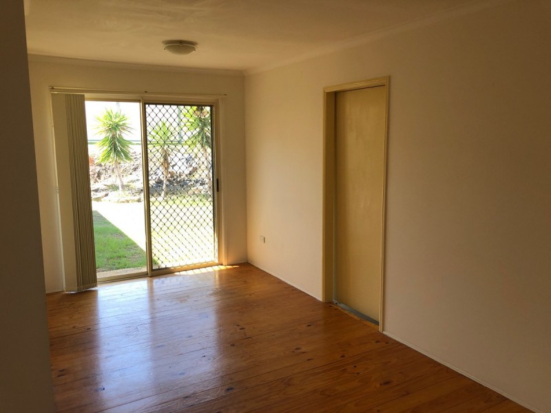 4 Regal Court, Highland Park QLD 4211