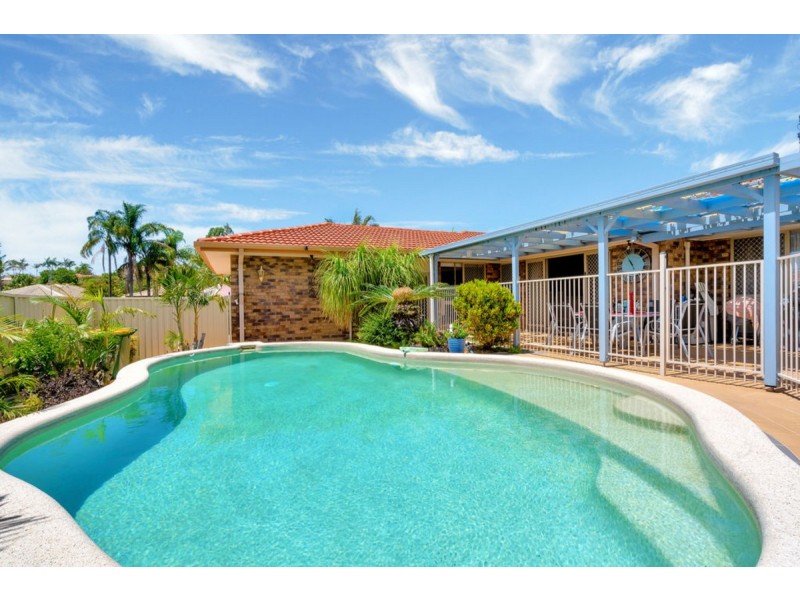 2 Range Court, Arundel QLD 4214
