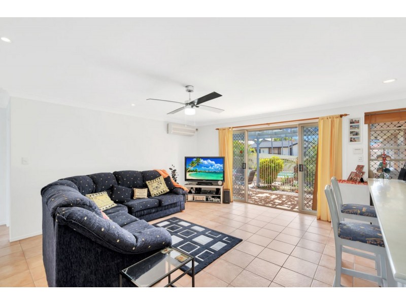 2 Range Court, Arundel QLD 4214