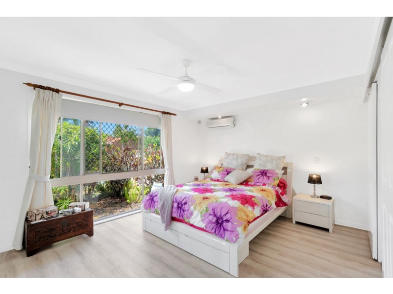 2 Range Court, Arundel QLD 4214