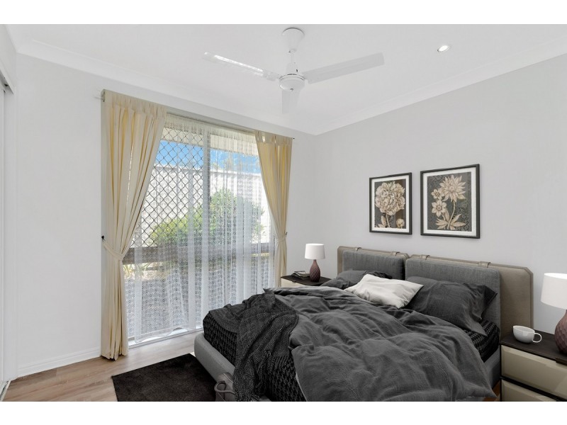 2 Range Court, Arundel QLD 4214