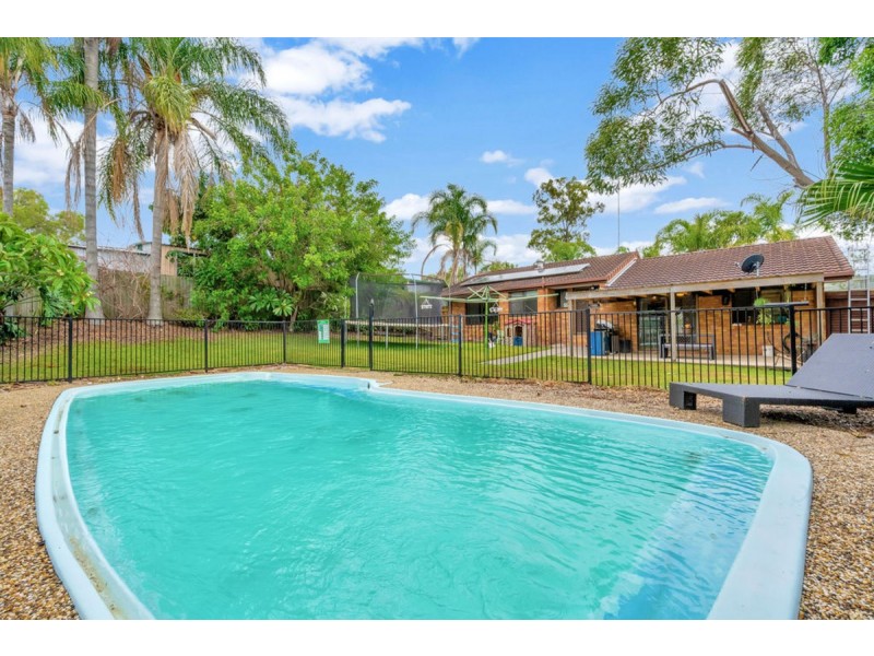 97 Hinkler Drive, Highland Park QLD 4211