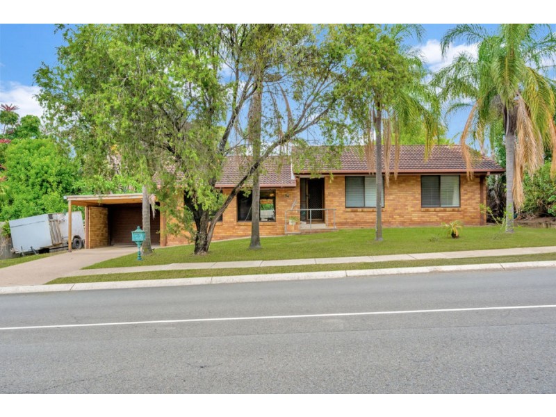 97 Hinkler Drive, Highland Park QLD 4211