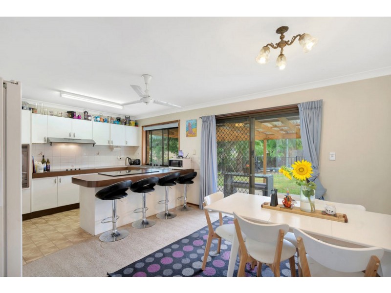 97 Hinkler Drive, Highland Park QLD 4211