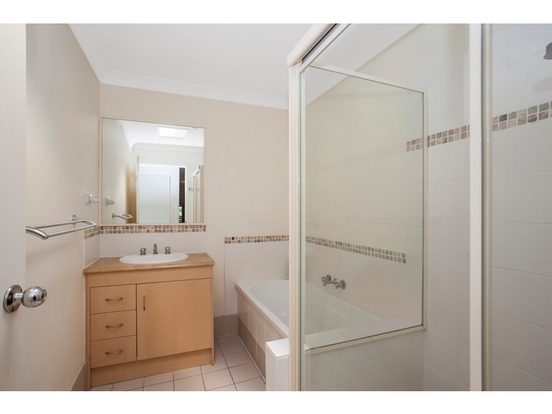 2/25 Serin Street, Upper Coomera QLD 4209