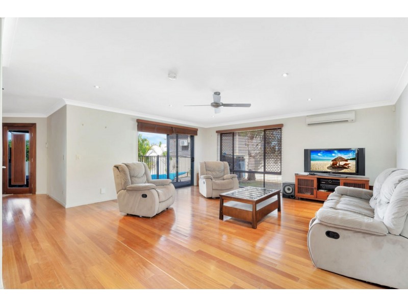 12 Ballah Crescent, Highland Park QLD 4211