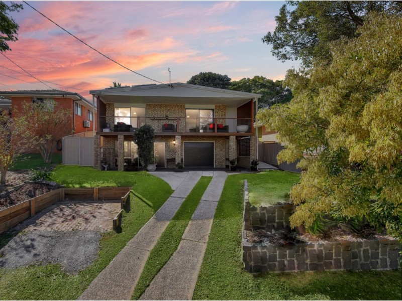 9 Gurrah Avenue, Southport QLD 4215