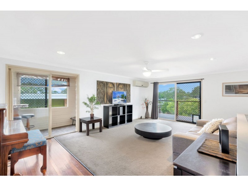 9 Gurrah Avenue, Southport QLD 4215