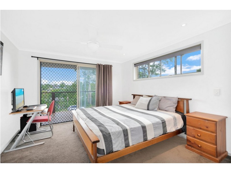 9 Gurrah Avenue, Southport QLD 4215