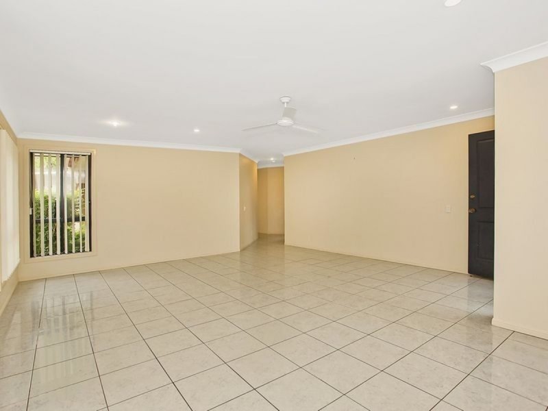 16 Bonner Court, Pacific Pines QLD 4211