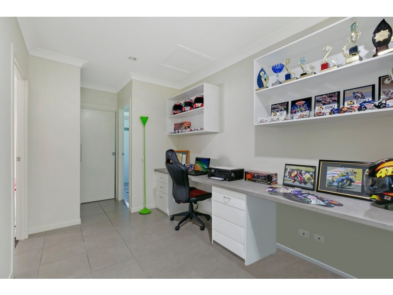 2/8 Onyx Court, Carrara QLD 4211