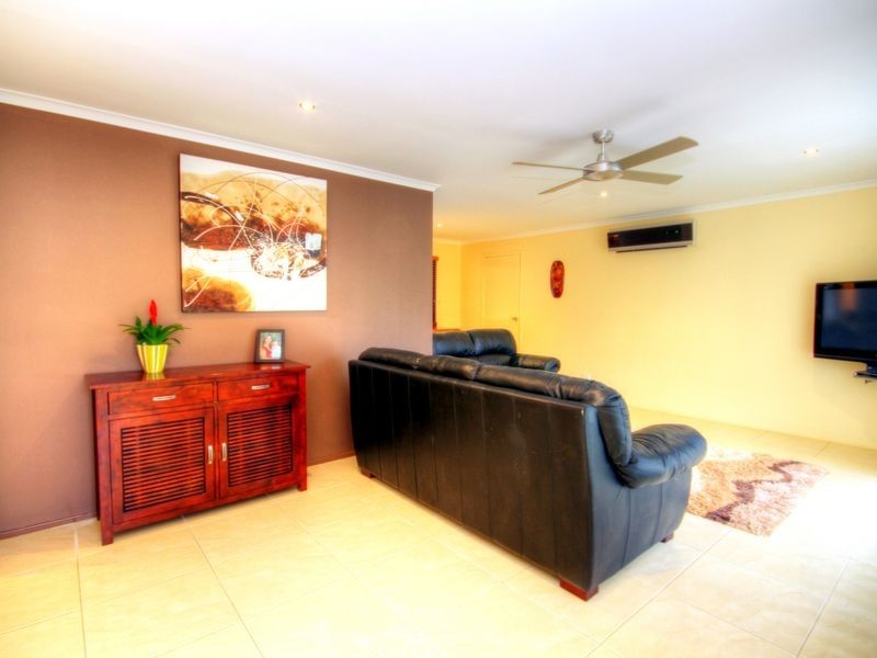 14 Richard Crescent, Highland Park QLD 4211