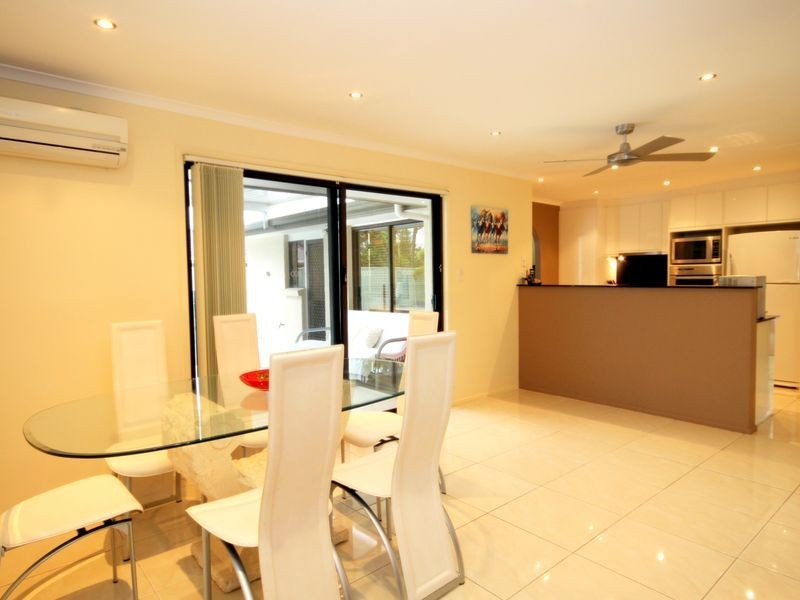 14 Richard Crescent, Highland Park QLD 4211