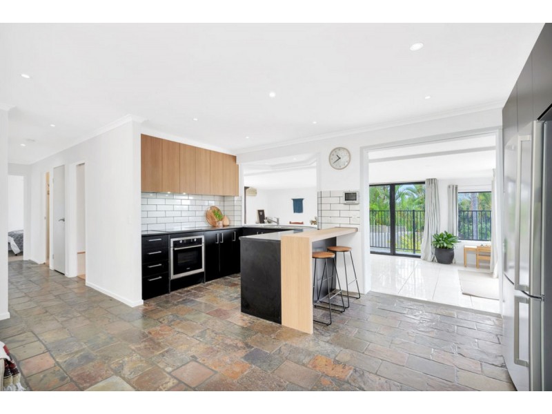 16 Newhaven Crescent, Worongary QLD 4213