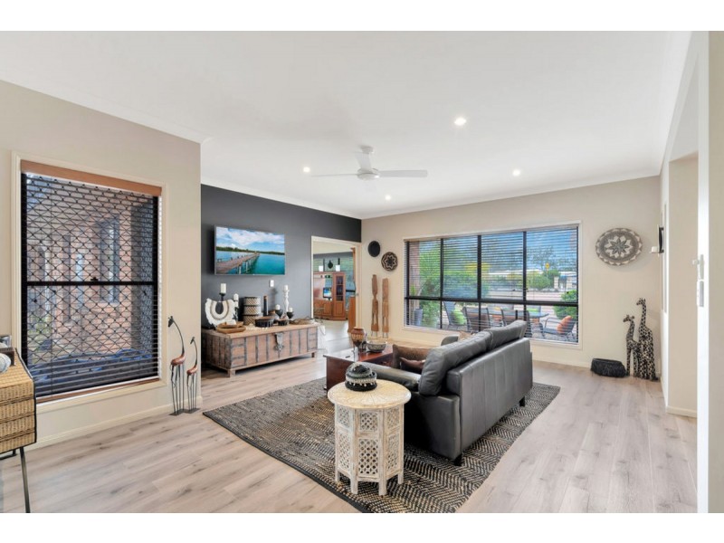 60-62 Racecourse Place, Tamborine QLD 4270