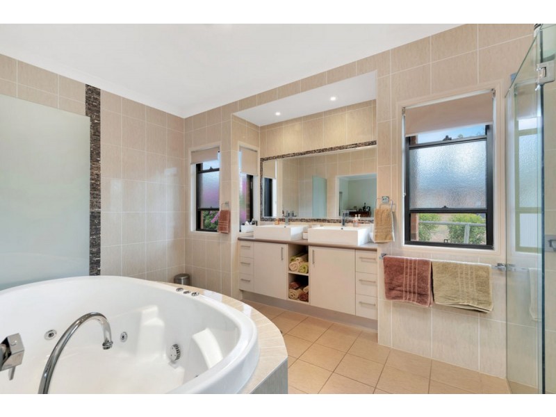 60-62 Racecourse Place, Tamborine QLD 4270