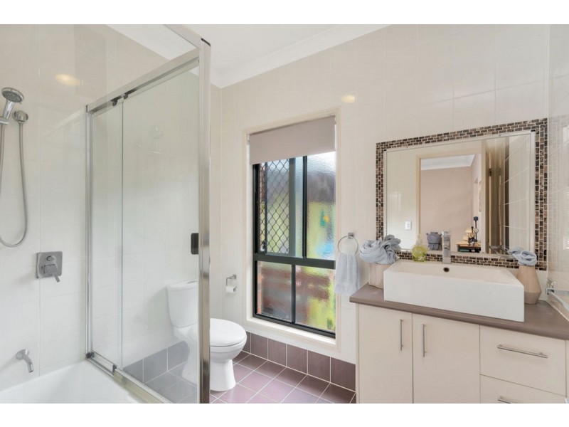 60-62 Racecourse Place, Tamborine QLD 4270