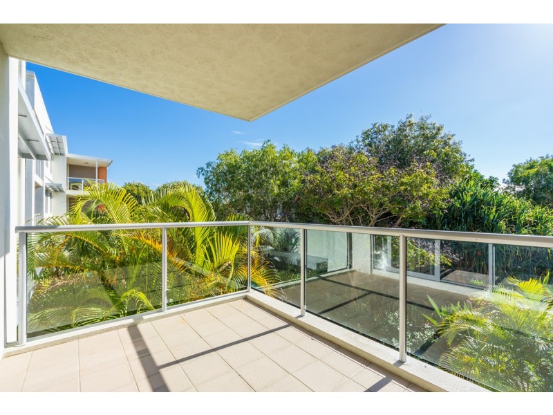 225/64 Sickle Avenue, Hope Island QLD 4212