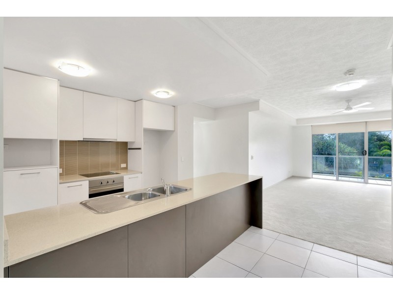 225/64 Sickle Avenue, Hope Island QLD 4212