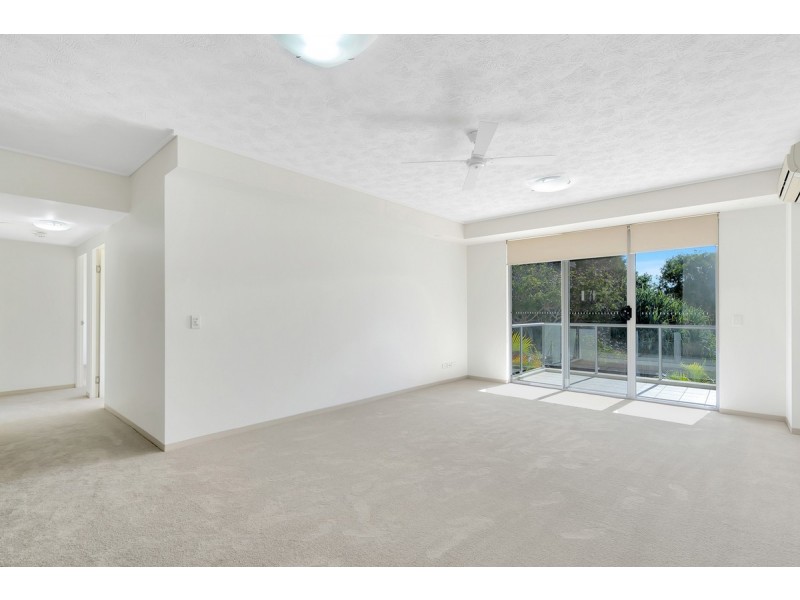 225/64 Sickle Avenue, Hope Island QLD 4212