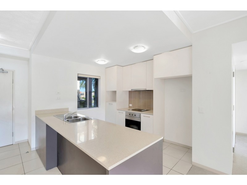 225/64 Sickle Avenue, Hope Island QLD 4212