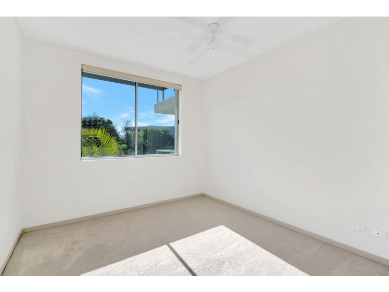 225/64 Sickle Avenue, Hope Island QLD 4212