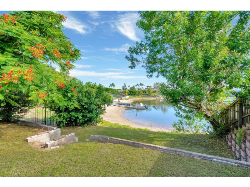 82 Ashmore Road, Bundall QLD 4217