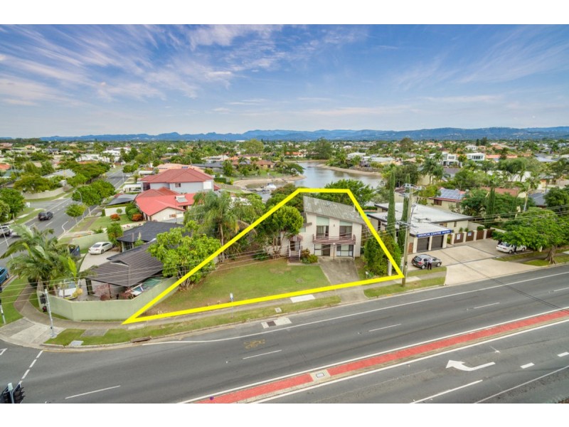 82 Ashmore Road, Bundall QLD 4217