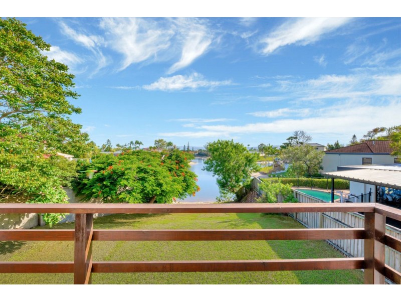 82 Ashmore Road, Bundall QLD 4217