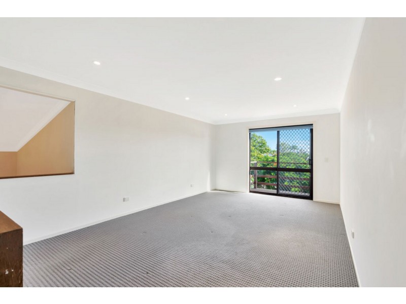 82 Ashmore Road, Bundall QLD 4217