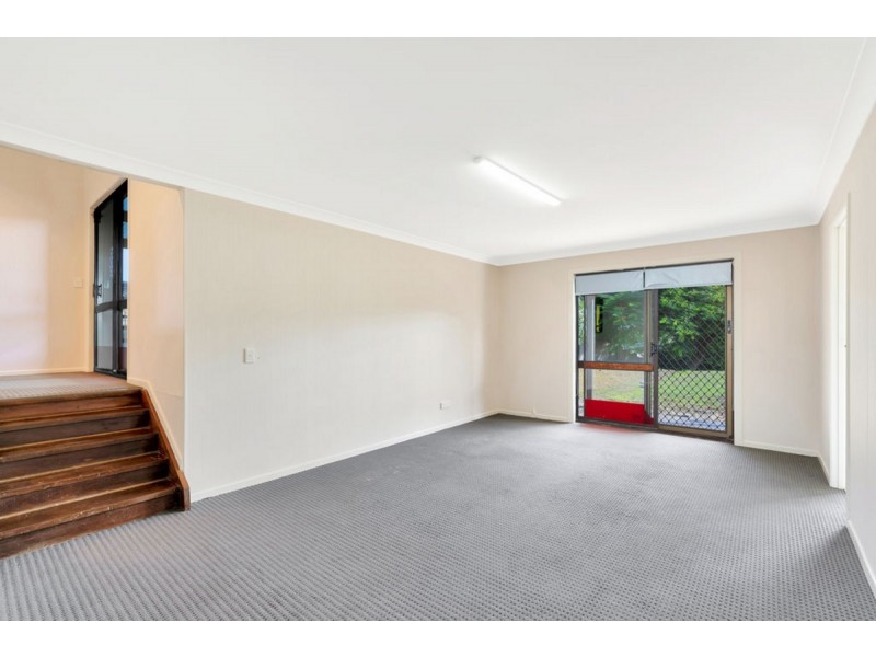 82 Ashmore Road, Bundall QLD 4217