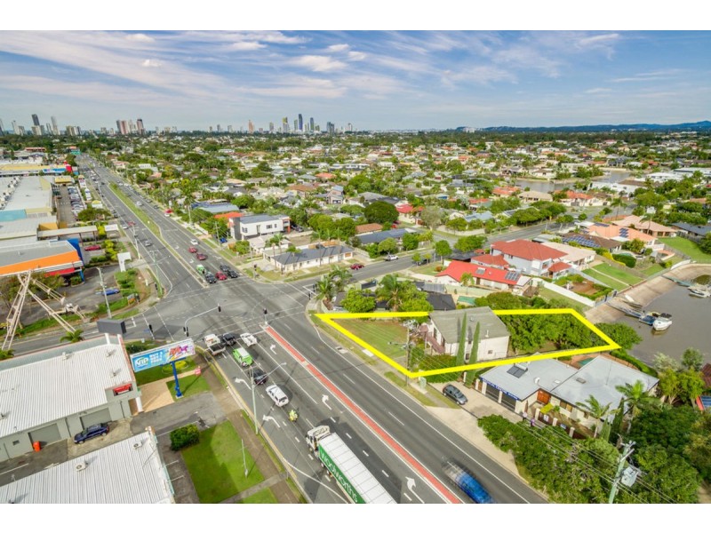 82 Ashmore Road, Bundall QLD 4217