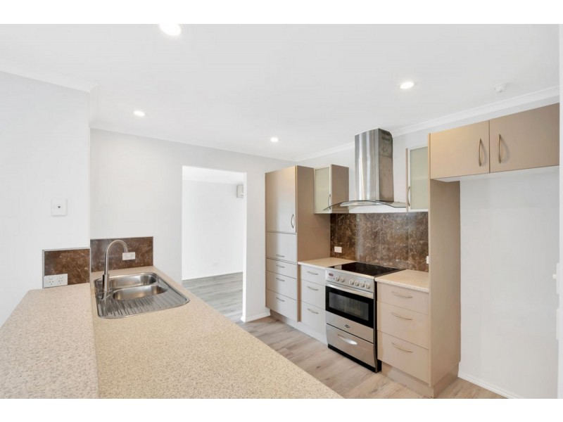 50 Alexander Drive, Highland Park QLD 4211