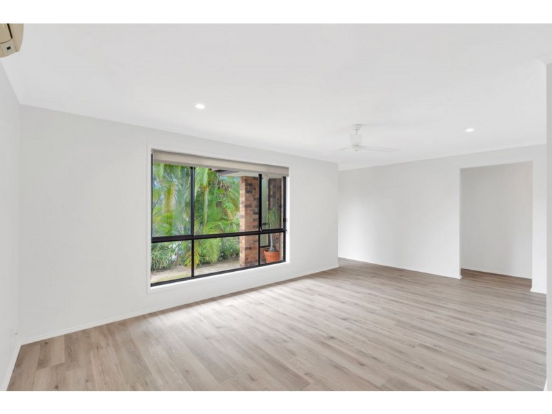 50 Alexander Drive, Highland Park QLD 4211