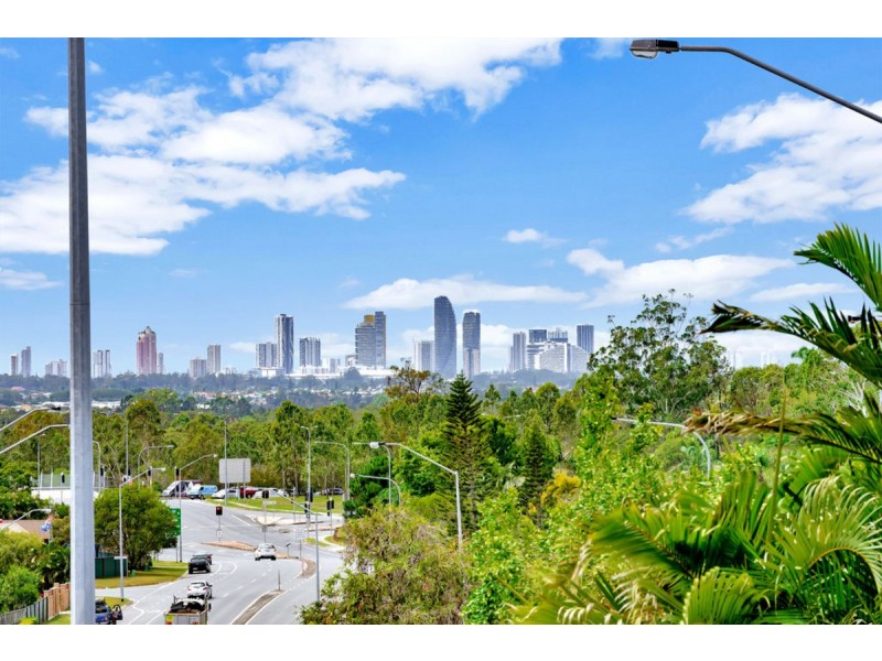 50 Alexander Drive, Highland Park QLD 4211