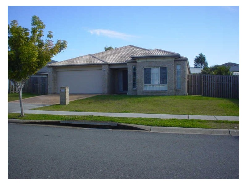 220 Crestwood Drive, Molendinar QLD 4214