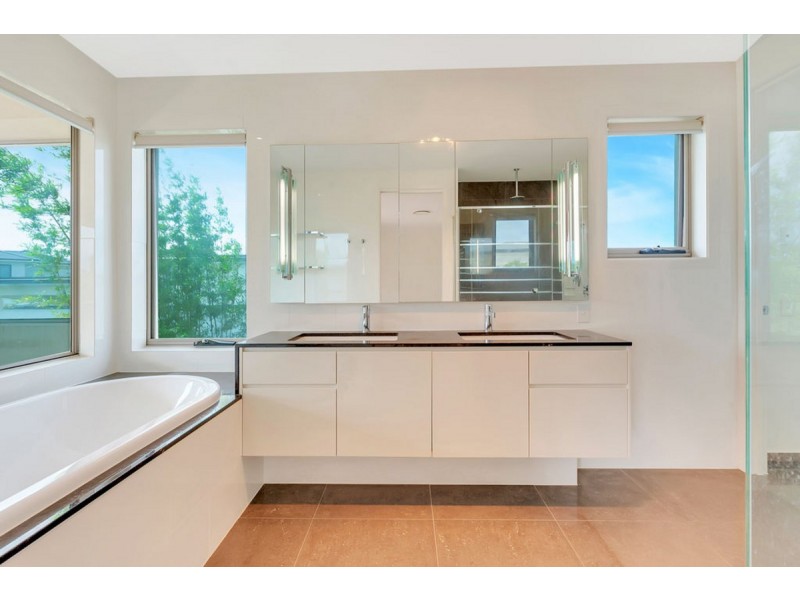 3033 Forest Hills Drive, Sanctuary Cove QLD 4212