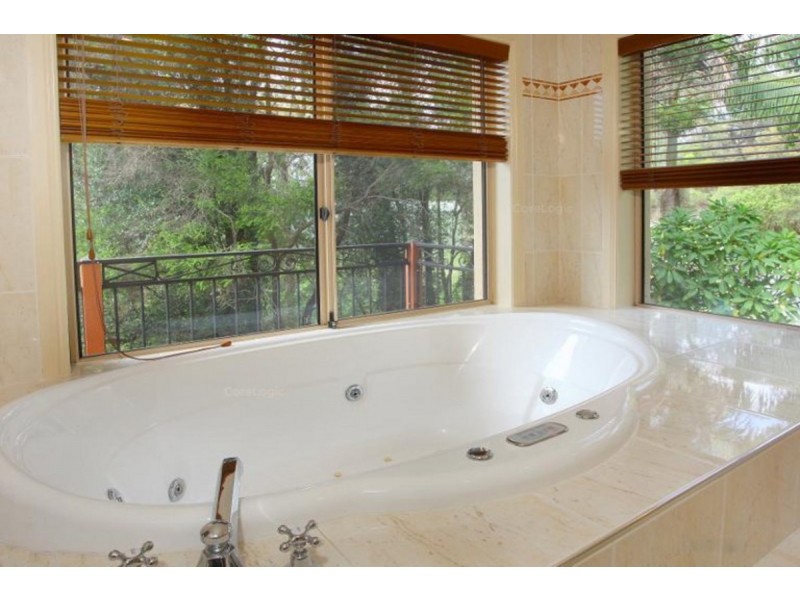 222 Crane Crescent, Nerang QLD 4211