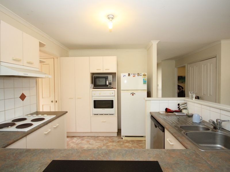 6 Bards Court, Nerang QLD 4211