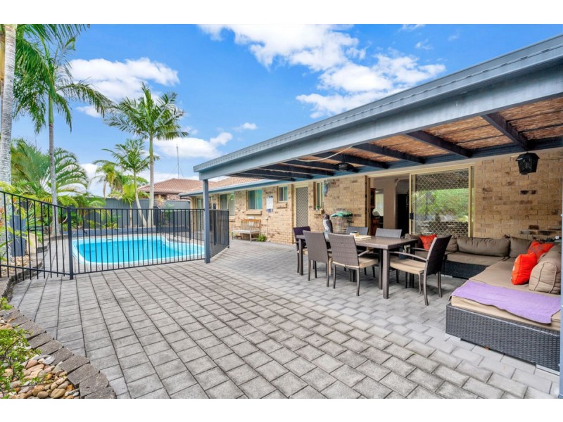 3 Quigan Terrace, Highland Park QLD 4211