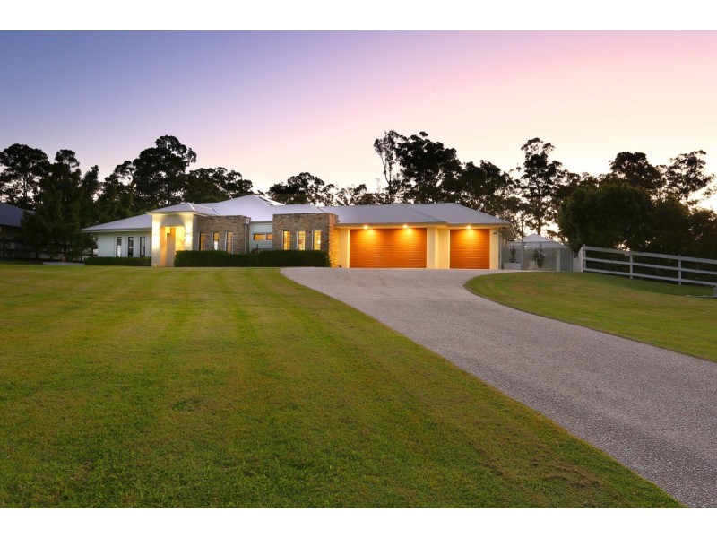 29 Lagoon Park Drive, Maudsland QLD 4210