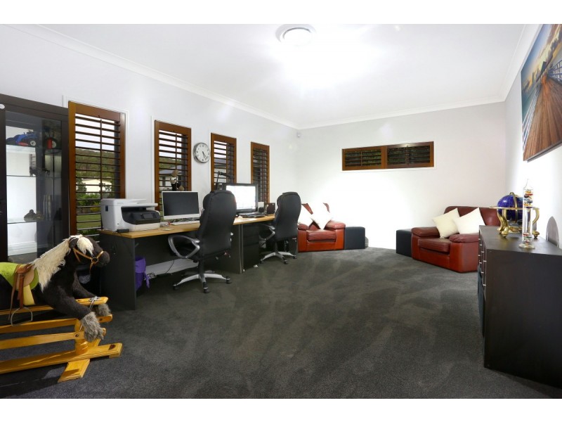 29 Lagoon Park Drive, Maudsland QLD 4210