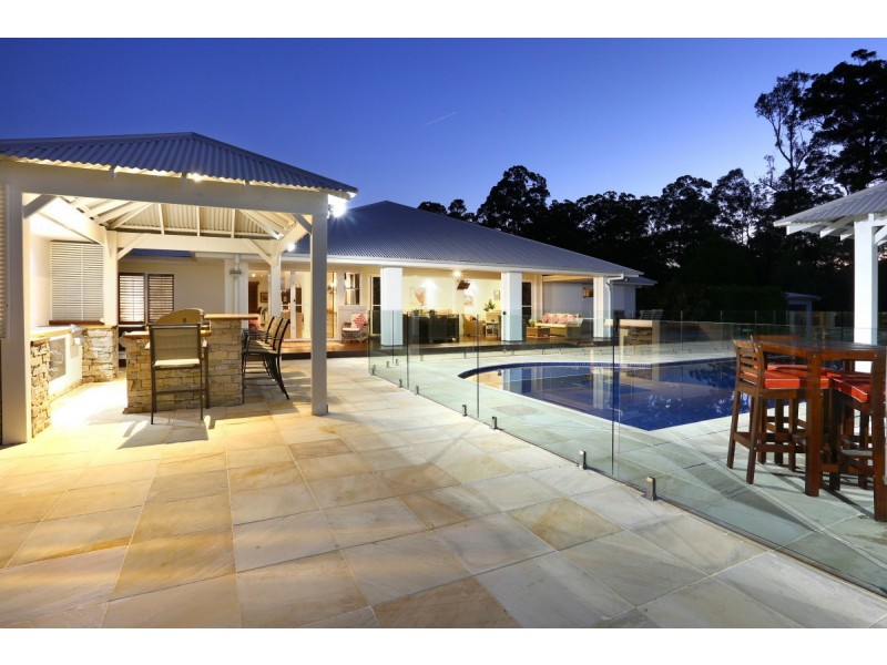 29 Lagoon Park Drive, Maudsland QLD 4210