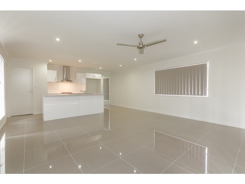 65 Macintyre Parade, Pacific Pines QLD 4211
