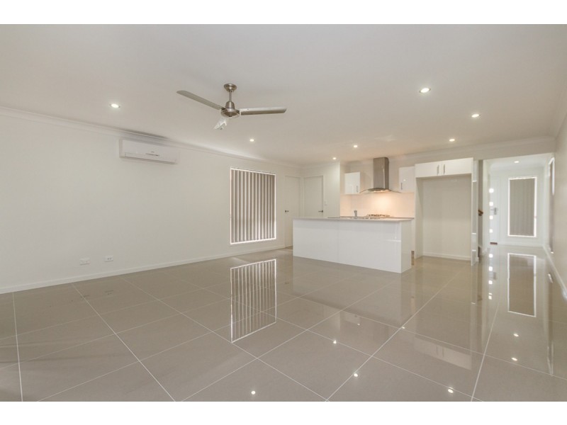65 Macintyre Parade, Pacific Pines QLD 4211
