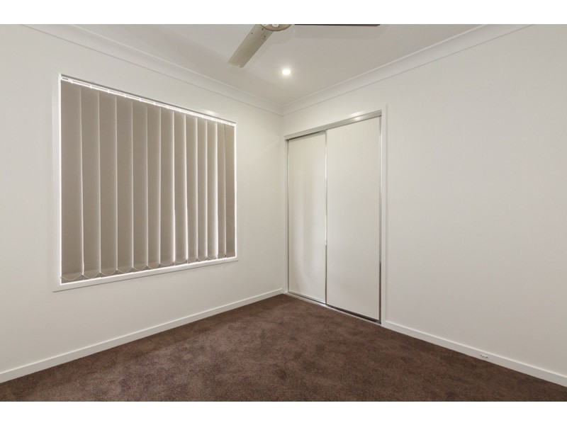 65 Macintyre Parade, Pacific Pines QLD 4211