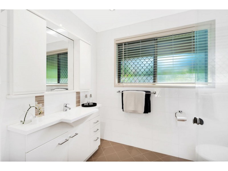 6 Reeves Street, Nerang QLD 4211