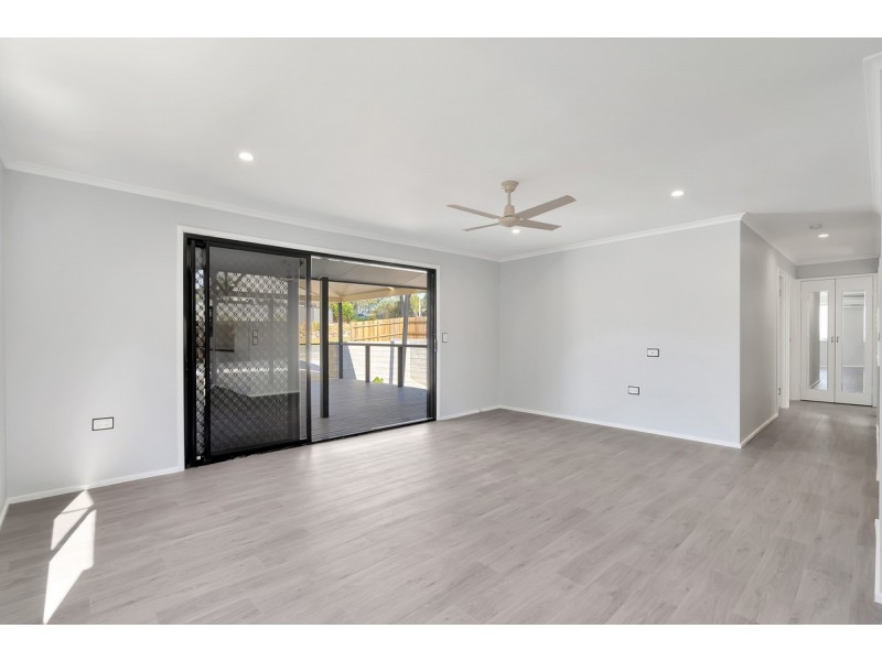 4 Lachlan Avenue, Molendinar QLD 4214