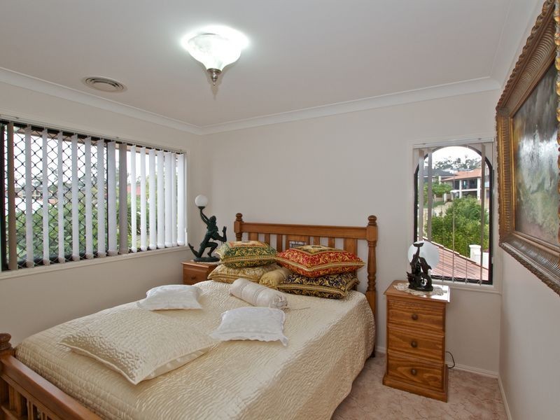 11 Mercure Place, Highland Park QLD 4211